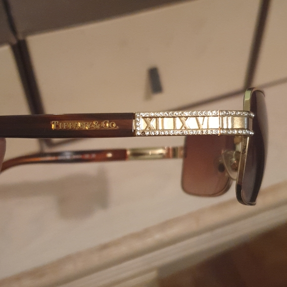 SOLD !!!! Tiffany & Co. Sunglasses - Picture 2 of 4
